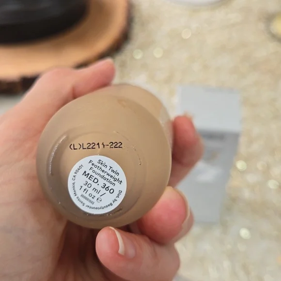 BEAUTYCOUNTER SKIN TWIN MEDIUM 360 sold out color - Picture 2 of 4